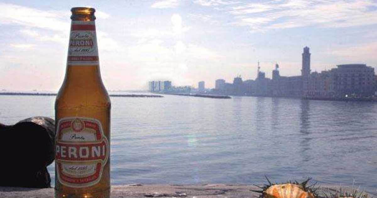 Baresit�? Quando il ''cozzalo'' diventa moda, tra polpo e Peroni alla canna