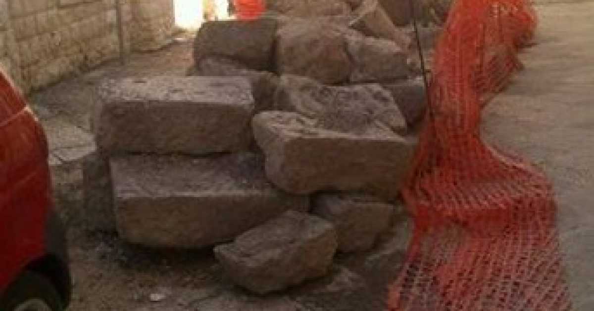 Bitonto, il giallo delle basole antiche: �Stanno distruggendo il pavimento�