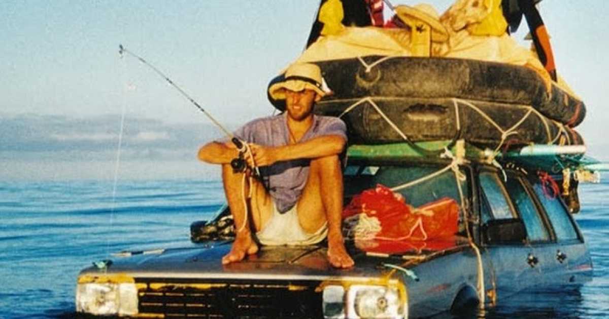 In mare con un'auto imbottita di polistirolo: la scommessa di un 39enne ligure