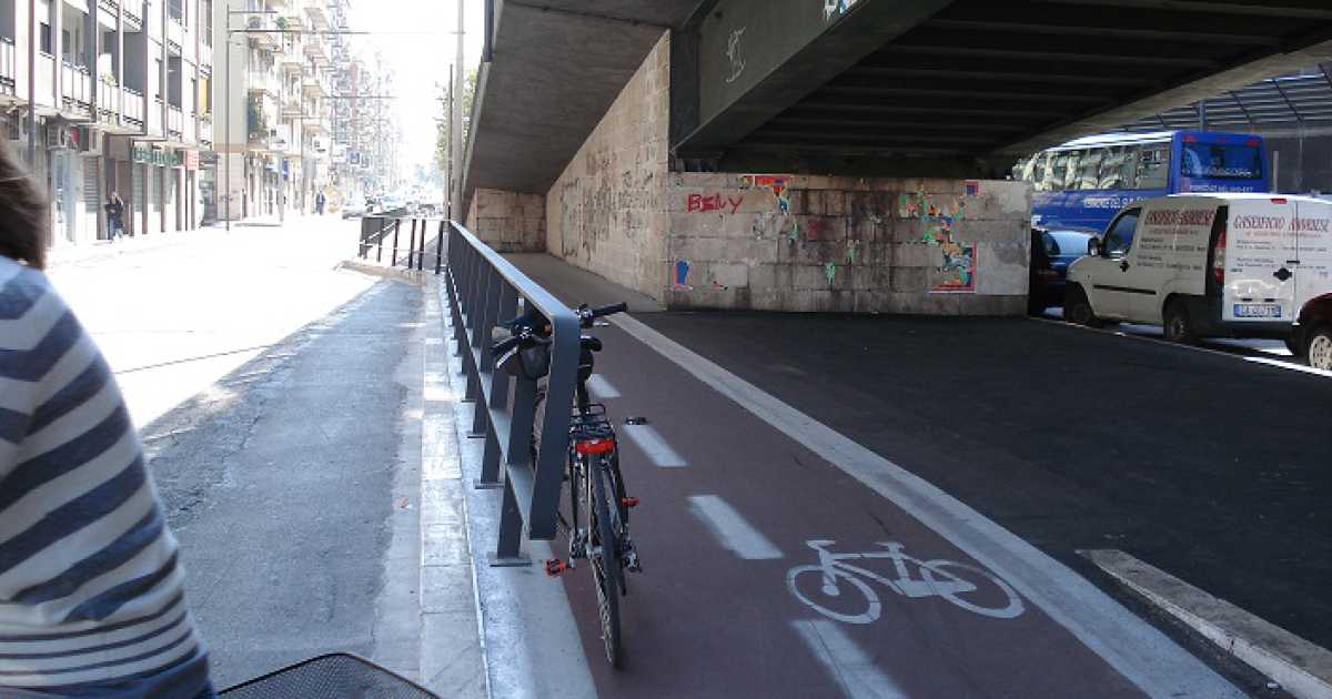 Piste ciclabili a Bari: poche e scollegate. Ma c'� un progetto-sogno