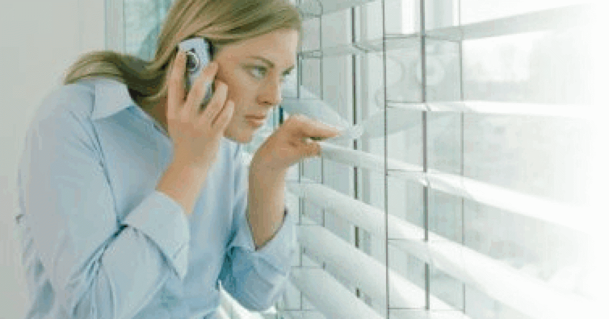 Spybubble, l'app che spia whatsapp, sms, mail e telefonate: degli altri