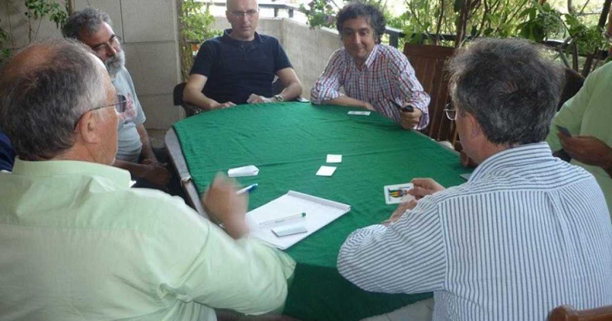 Bari, il ''circolo del tressette'': �Non vogliamo far morire la tradizione�