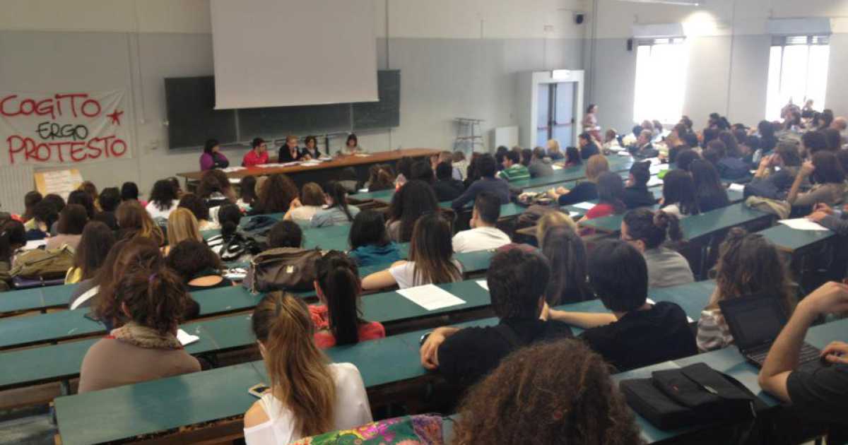 Lettere, gli studenti aspettano da mesi: ignote le date degli appelli