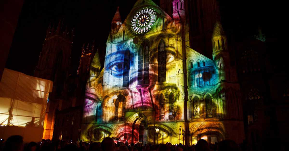 Video mapping, luci e immagini in 3D: cos� gli edifici prendono vita