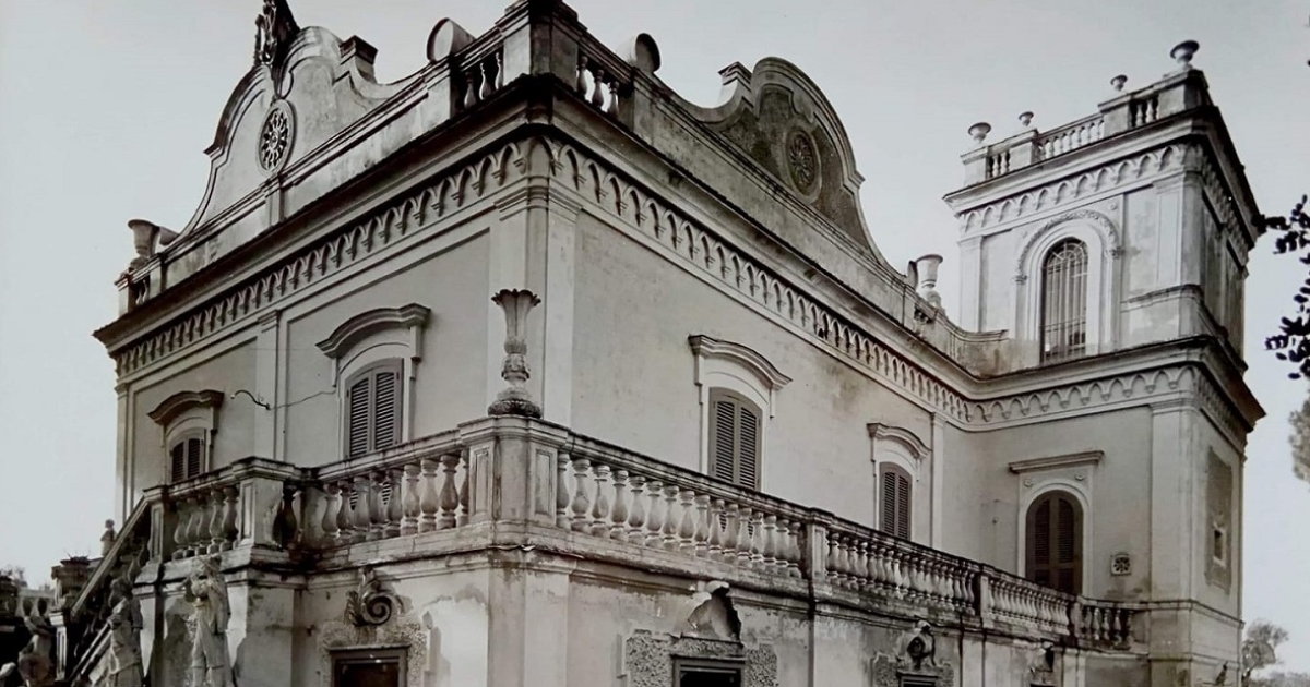 Aurora, Santina, Laterza, Re David, Labriola: la storia delle ville ...