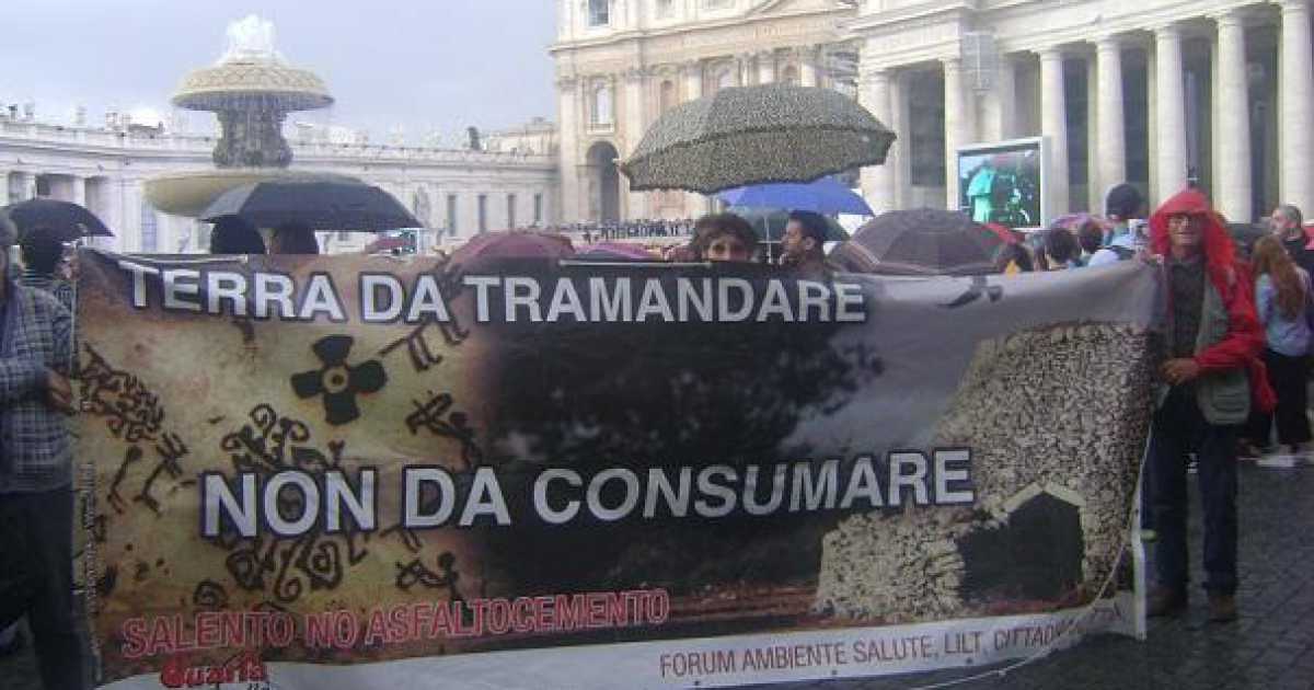 Legge taglia ulivi, la protesta arriva dal Papa e in Parlamento: la cronaca