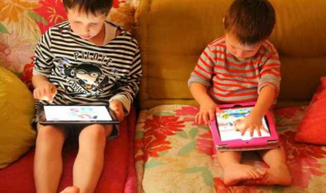 Mamamò, guida alle ''app'' per bambini: «Ma genitori e insegnanti sono contrari»