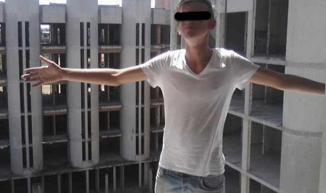 Mungivacca, nella clinica abbandonata ragazzi sfidano il pericolo: le foto