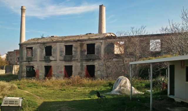 Industrie, ospedali, caserme: la mappa dei 189 edifici abbandonati a Bari