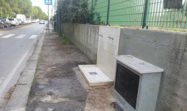 Bari, in via Mitolo sorge una fontana dal nulla: �E' stata fatta per i rom�