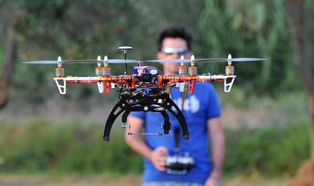 I piccoli aerei chiamati ''droni'': a Bari c'� chi insegna a farli volare