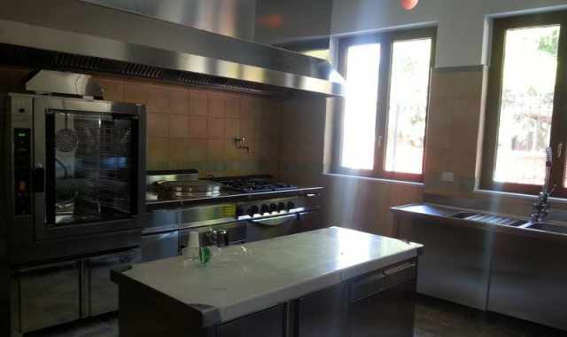 Bari, c' sempre pi povert: aperta una nuova mensa sociale. Le immagini