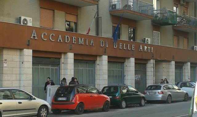 Gli ex studenti dell'Accademia di belle arti si associano: Apriamo strade lavorative