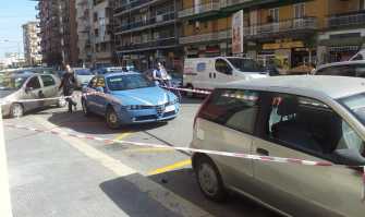 Bari, donna scivola mentre lava i vetri: muore cadendo dal quinto piano 