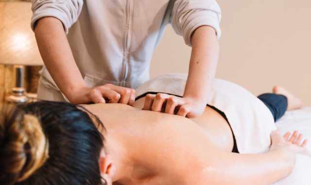 A Bari cresce la cultura del benessere: boom di richieste per i massaggi