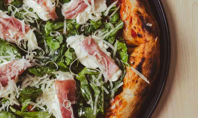 Come organizzare una pizzeria: dai forni pizza professionali agli altri aspetti