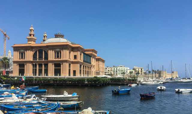 Quali opportunit di intrattenimento offre la citt di Bari? 