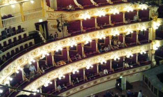 Al Petruzzelli un Don Giovanni senza orchestra, tra ironia e dramma