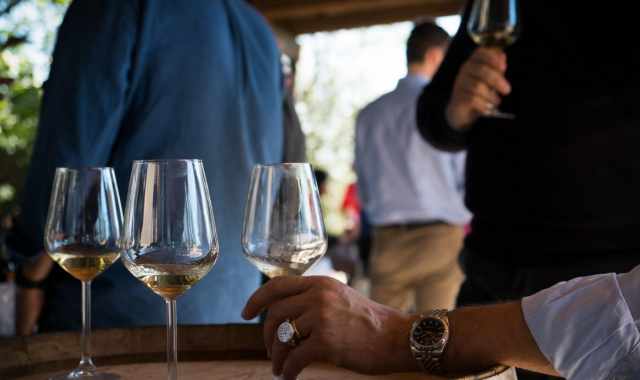 Gli assaggiatori, coloro che valutano il vino: Ma non confondeteci con i sommelier