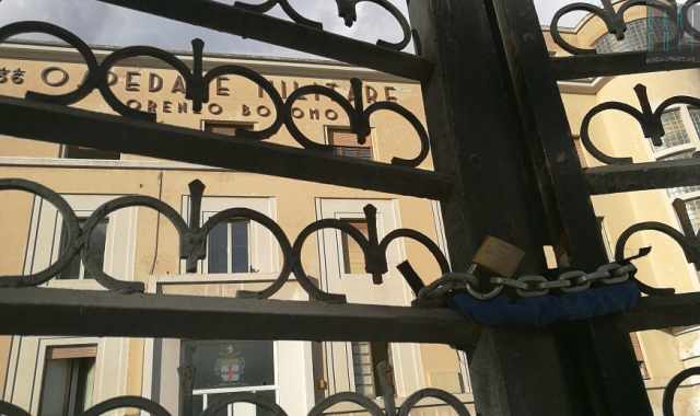 Bari, la storia del ''Bonomo'': grande ospedale militare abbandonato da dieci anni