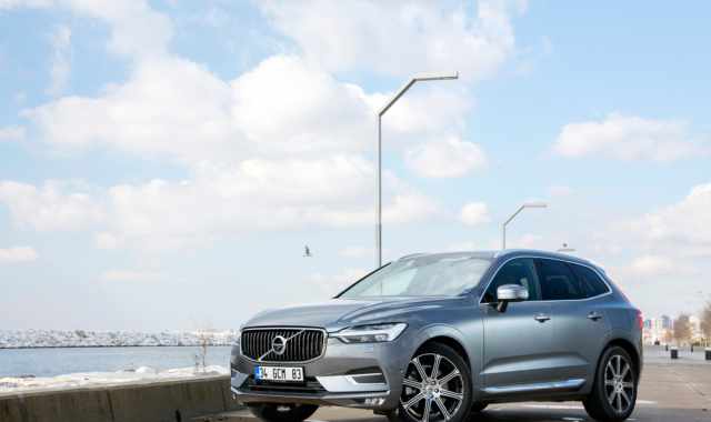 Volvo XC60 alla prova su strada