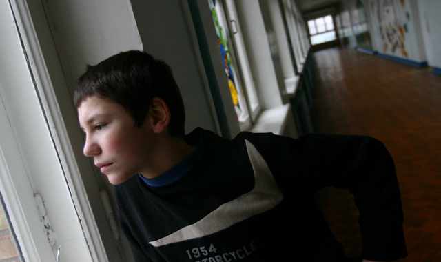 La vita dei figli dei Testimoni di Geova: niente giochi, sport e compleanni