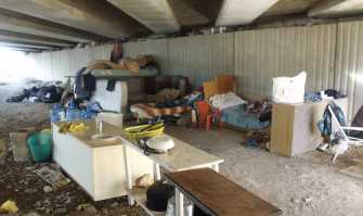 Bari, c'� una casa nascosta sotto il ponte di via Caldarola