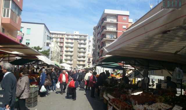 I mercati rionali all'aperto: ne sono rimasti due, tra paura e nostalgia