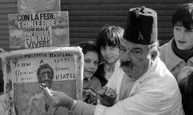 Quando alle feste patronali c'era Hameluk: l'uomo che vendeva le pastiglie "miracolose"
