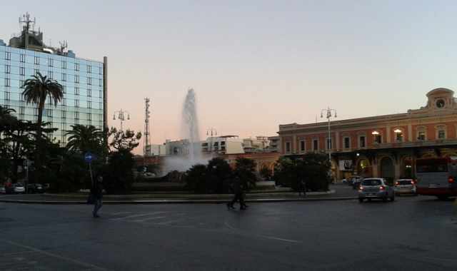 Clochard, ubriaconi, parcheggiatori: la Stazione ritrovo degli ''ultimi''