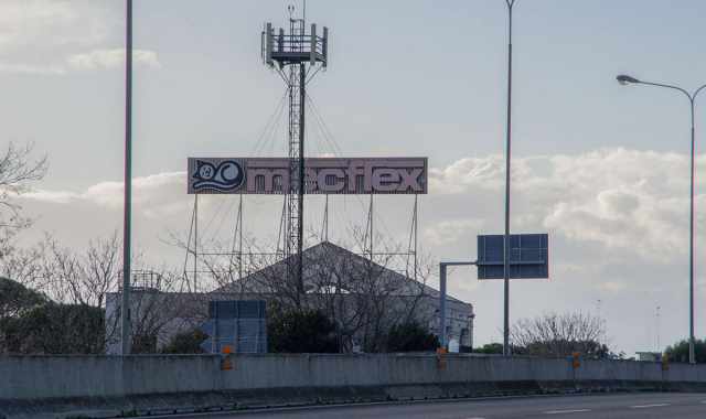 Bari, l'ex fabbrica dei materassi: �Nessuno la vuole, � maledetta�