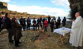 ''Fratesub'': il prete che celebra, benedice e sposa...sott'acqua