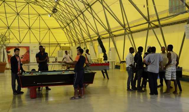 Profughi. N lager n albergo, alla scoperta del Cara di Bari: Qui ci annoiamo