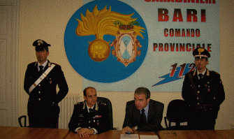 Caserma dei carabinieri, un disastro: mancanza di privacy e rischio sfratto