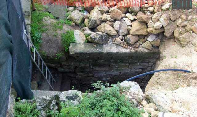 Ci sono gli ipogei: bloccati i lavori della ferrovia Bari-Bitetto