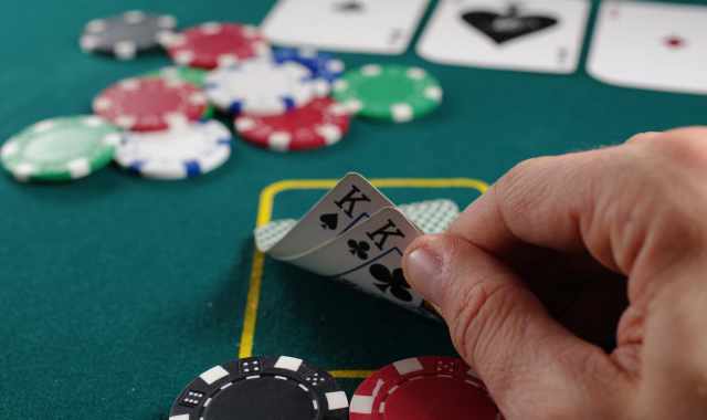 Come padroneggiare l'arte di individuare un bluff nel poker