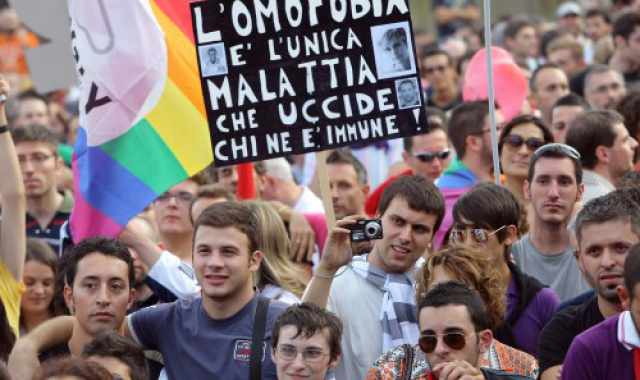 Combattere l'omofobia tra gli studenti: ma solo poche scuole aderiscono