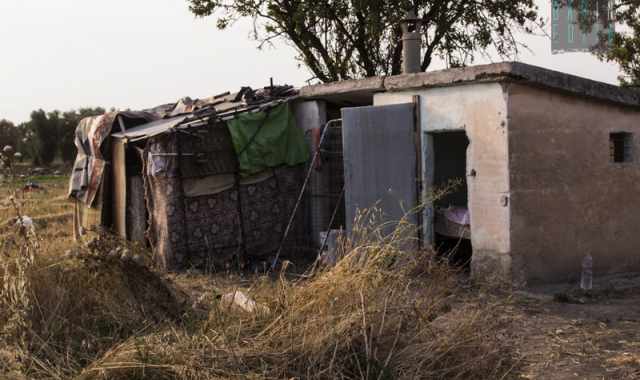 Il Ghetto, l dove mille immigrati vivono in baracche senza luce e acqua