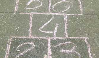 Dallo sguincio a I�n u monde e la lune: ecco tutti i giochi che si facevano ''per strada''