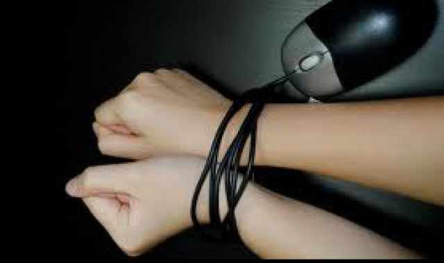 Ammalarsi di digitale: come si diventa autistici del web. Il caso Ruzzle