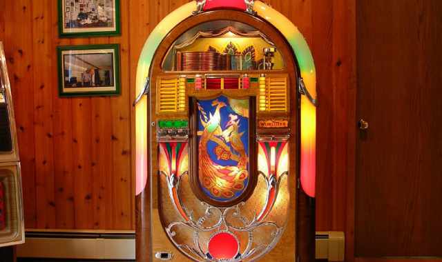 I nostalgici jukebox, c' chi li colleziona: Arrivano a costare anche 30mila euro