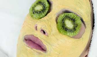 Birra sul seno e maionese nei capelli: quando la bellezza � ''fai da te''