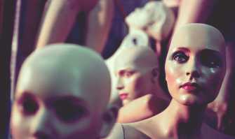 Il manichino: accessorio costoso per un negozio, ma arriva quello cinese