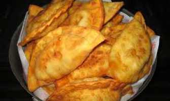 Trattoria in casa e panzerotti a domicilio: ''arrangiarsi'' a Bari Vecchia 