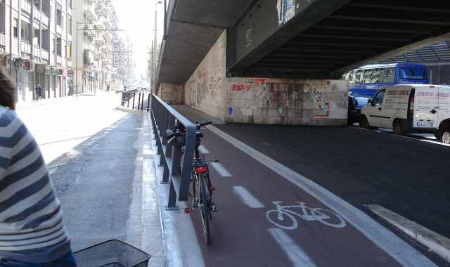 Piste ciclabili a Bari: poche e scollegate. Ma c' un progetto-sogno