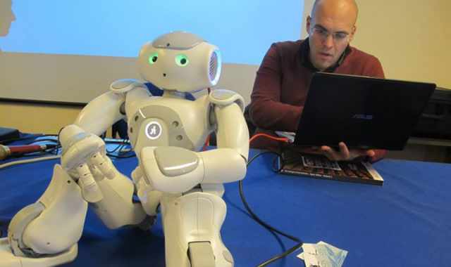 Dbglove e Saracen: due invenzioni pugliesi in aiuto di ciechi e autistici