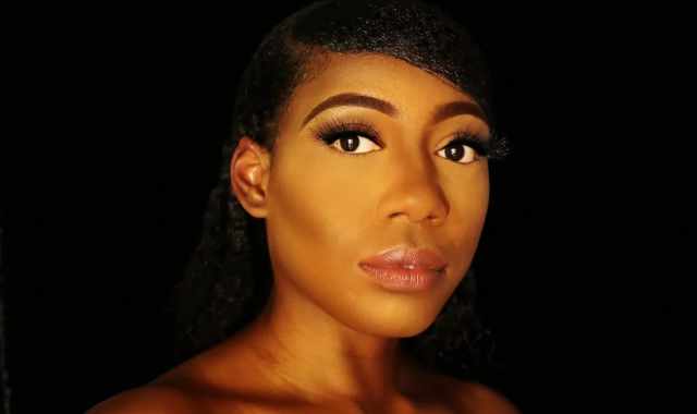 Quali sono le fasi di applicazione e manutenzione delle extension per ciglia