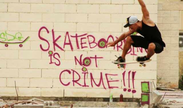Vito, il mito dello skateboard: «Ma a Bari è meglio nascondersi»