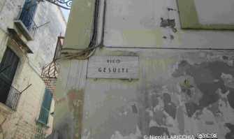 Il misterioso taglio dei vermi: ecco chi ne ha ereditato la formula