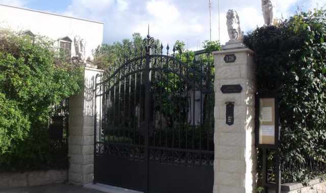 Le monache di clausura a Bari:  Ma troppe muoiono misteriosamente